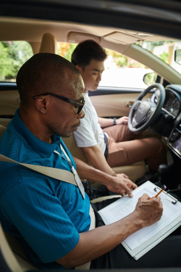 Permis de conduire : pourquoi suivre un stage de récupération de points ?